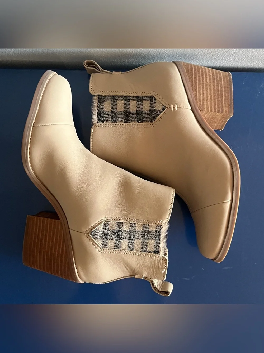 TOMS Everly booties feature  plaid panel and a comfortable block heel Sz.7